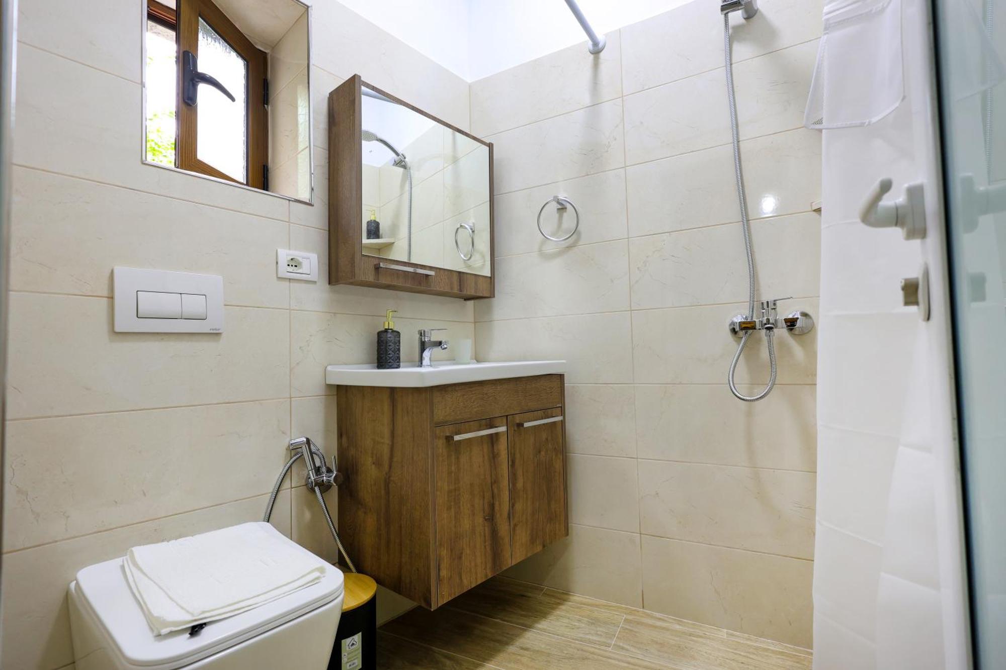 Hotel Vila Vreko B&B Берат Екстериор снимка