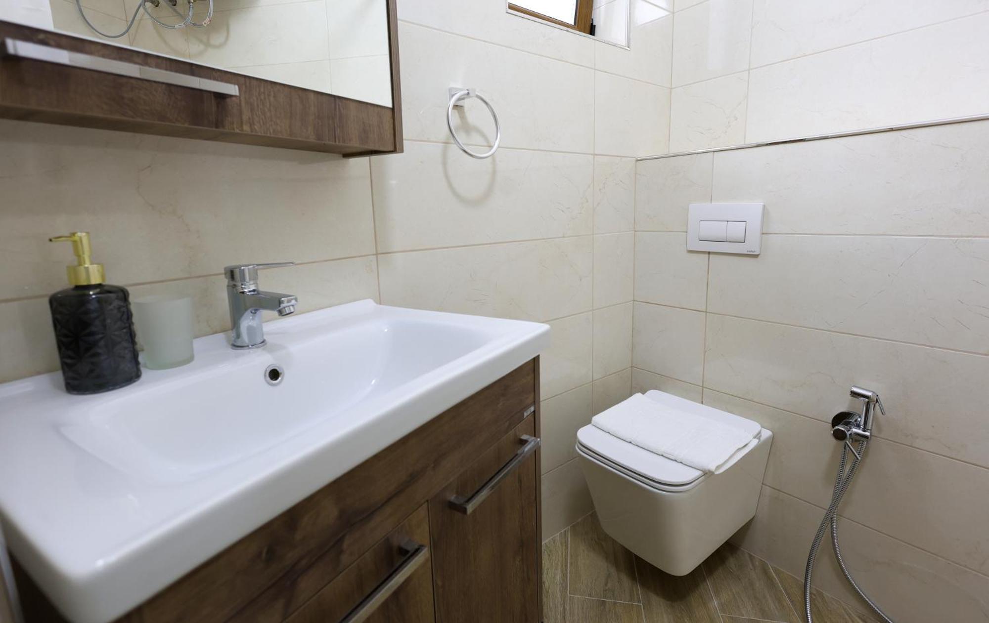 Hotel Vila Vreko B&B Берат Екстериор снимка