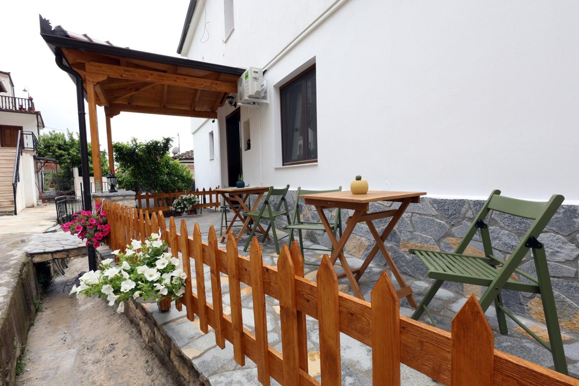 Hotel Vila Vreko B&B Берат Екстериор снимка