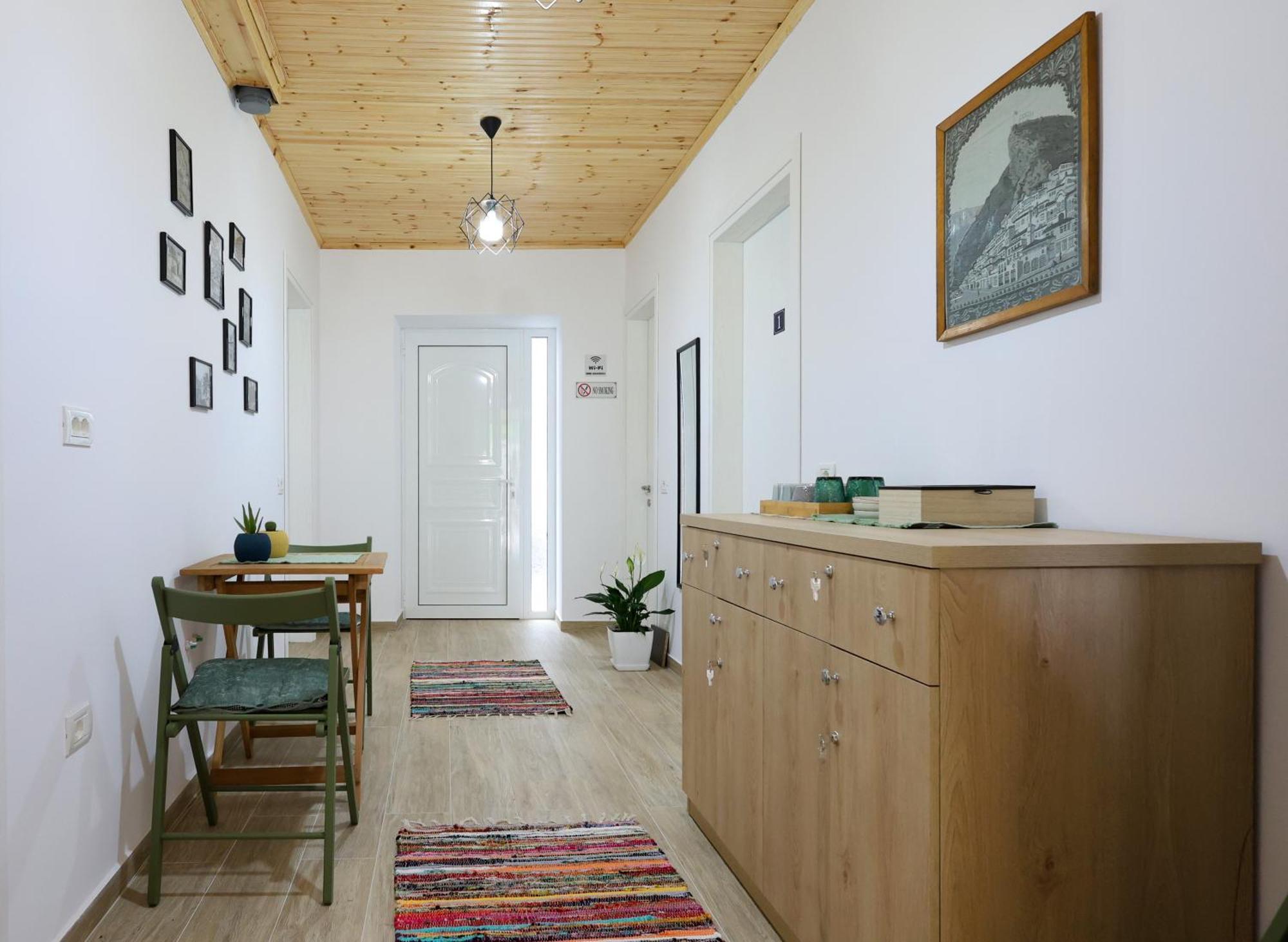 Hotel Vila Vreko B&B Берат Екстериор снимка